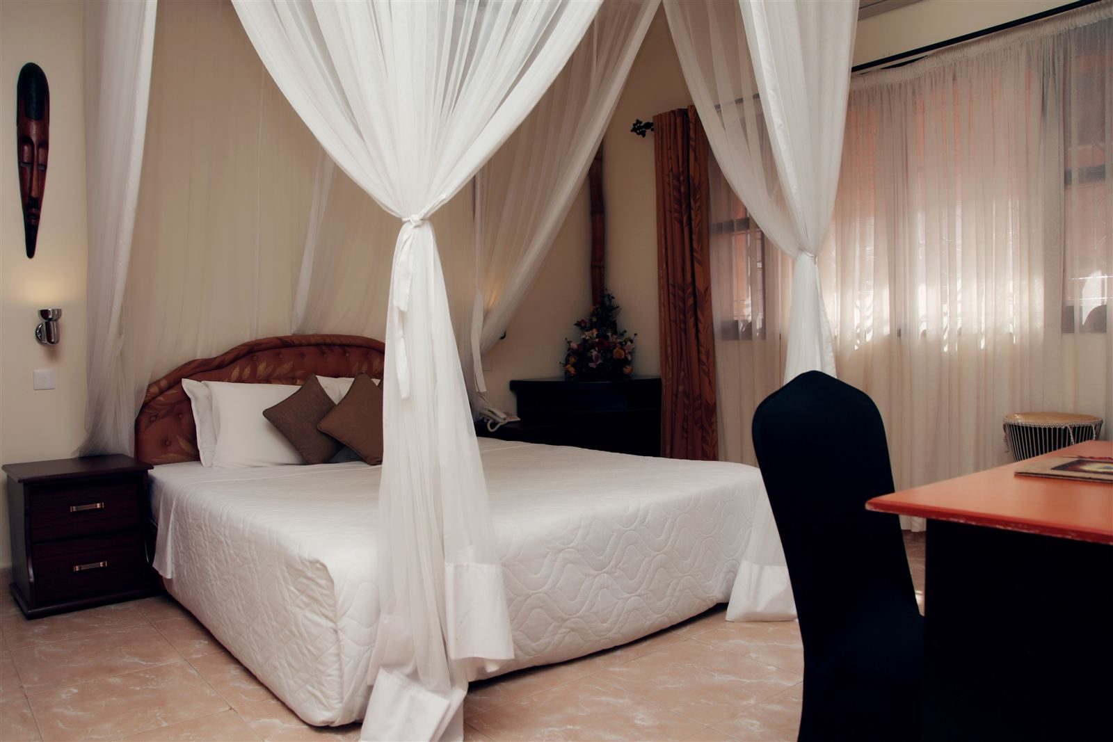 Deluxe room, photo 2 of 4